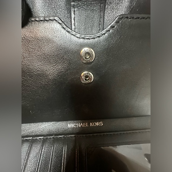 EUC Michael Kors Jet Set Double Zip Wristlet - Picture 8 of 17